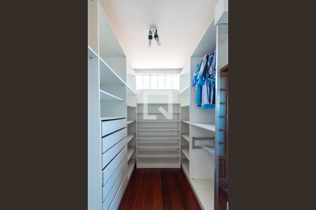 Casa de condomínio para alugar com 340m², 5 quartos e 2 vagasCobertura