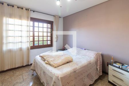 Casa de condomínio para alugar com 340m², 5 quartos e 2 vagasQuarto 2