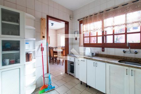 Casa de condomínio para alugar com 340m², 5 quartos e 2 vagasCozinha integrada na sala