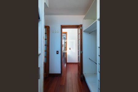 Casa de condomínio para alugar com 340m², 5 quartos e 2 vagasCobertura