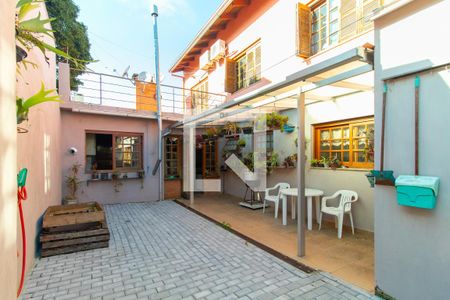 Casa de condomínio para alugar com 340m², 5 quartos e 2 vagasQuintal