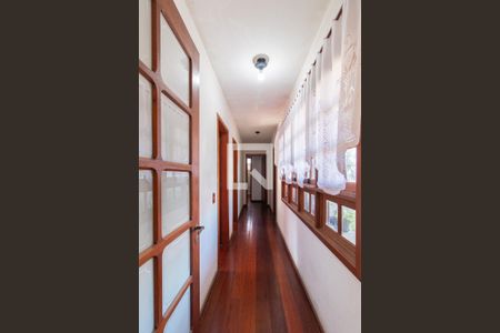 Casa de condomínio para alugar com 340m², 5 quartos e 2 vagasCorredor