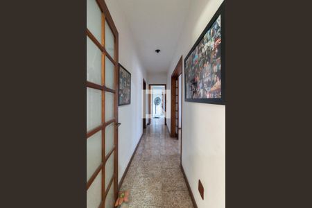 Casa de condomínio para alugar com 340m², 5 quartos e 2 vagasCorredor