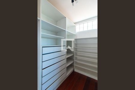 Casa de condomínio para alugar com 340m², 5 quartos e 2 vagasCobertura