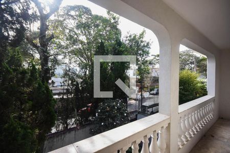 Casa para alugar com 295m², 5 quartos e 5 vagas Casa para alugar com 295m², 5 quartos e 5 vagasVaranda do quarto 2