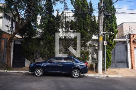 Casa para alugar com 295m², 5 quartos e 5 vagas Casa para alugar com 295m², 5 quartos e 5 vagasFachada