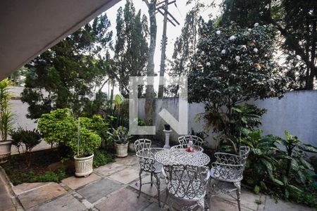 Casa para alugar com 295m², 5 quartos e 5 vagas Casa para alugar com 295m², 5 quartos e 5 vagasJardim