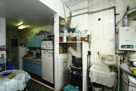 Apartamento à venda com 166m², 4 quartos e 1 vagaCozinha e Área de Serviço