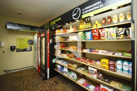 Apartamento à venda com 166m², 4 quartos e 1 vagaMini Mercado