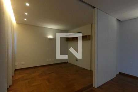 Apartamento à venda com 225m², 4 quartos e 4 vagasSala