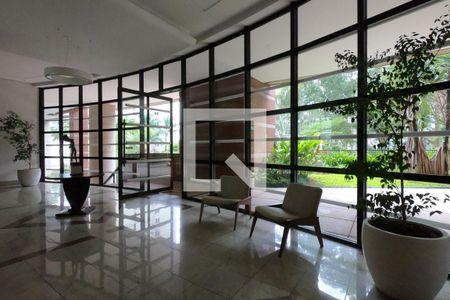 Apartamento à venda com 225m², 4 quartos e 4 vagasHall Social