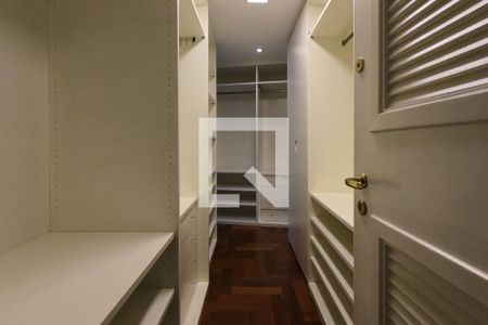 Apartamento à venda com 225m², 4 quartos e 4 vagasSuíte 4