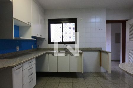 Apartamento à venda com 225m², 4 quartos e 4 vagasCozinha