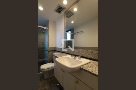 Apartamento à venda com 225m², 4 quartos e 4 vagasBanheiro da Suíte 3