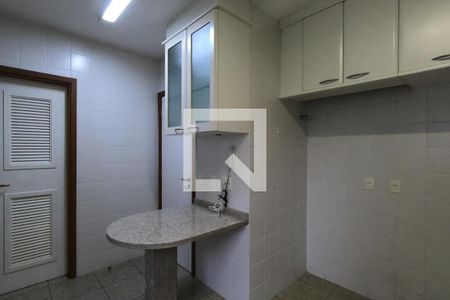 Apartamento à venda com 225m², 4 quartos e 4 vagasCozinha