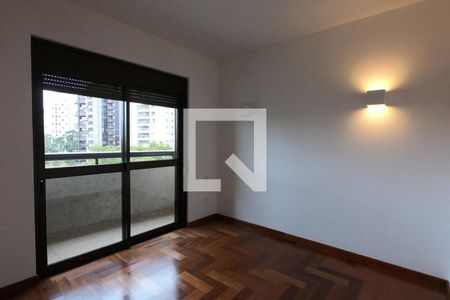 Apartamento à venda com 225m², 4 quartos e 4 vagasSuíte 4