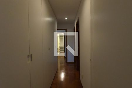 Apartamento à venda com 225m², 4 quartos e 4 vagasCorredor