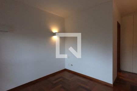 Apartamento à venda com 225m², 4 quartos e 4 vagasSuíte 4