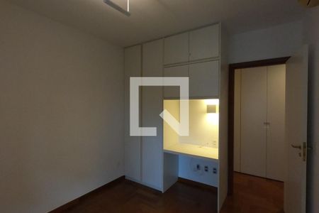 Apartamento à venda com 225m², 4 quartos e 4 vagasSuíte