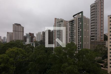 Apartamento à venda com 225m², 4 quartos e 4 vagasVista