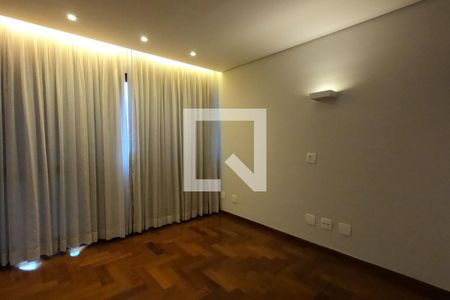Apartamento à venda com 225m², 4 quartos e 4 vagasSala