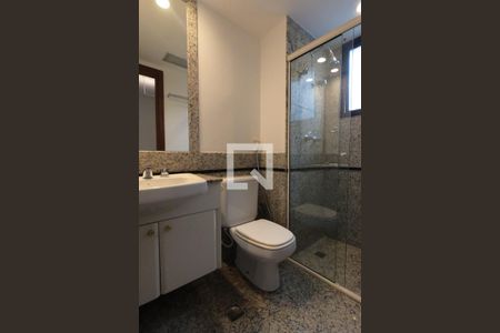 Apartamento à venda com 225m², 4 quartos e 4 vagasBanheiro da Suíte