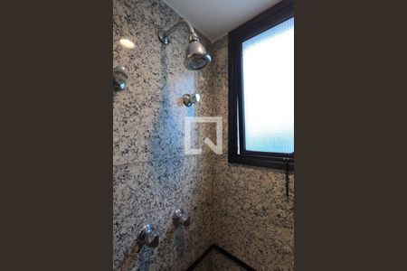 Apartamento à venda com 225m², 4 quartos e 4 vagasBanheiro da Suíte