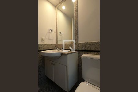 Apartamento à venda com 225m², 4 quartos e 4 vagasBanheiro da Suíte