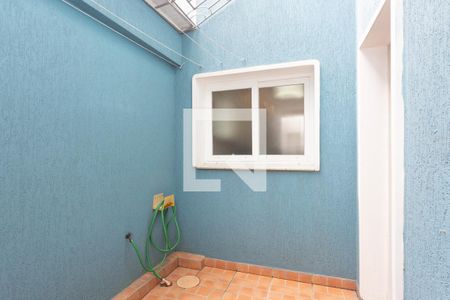 Casa à venda com 340m², 2 quartos e 6 vagas Casa à venda com 340m², 2 quartos e 6 vagasÁrea de Serviço externa