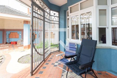 Casa à venda com 340m², 2 quartos e 6 vagas Casa à venda com 340m², 2 quartos e 6 vagasQuintal