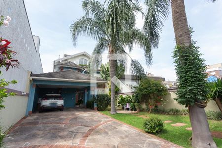 Casa à venda com 340m², 2 quartos e 6 vagas Casa à venda com 340m², 2 quartos e 6 vagasFachada