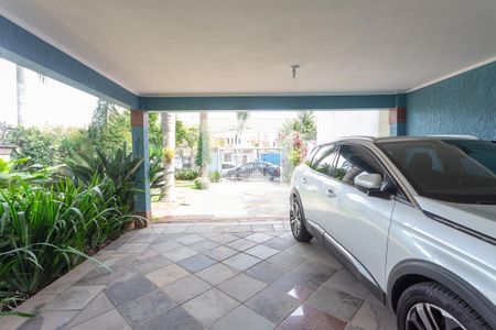 Casa à venda com 340m², 2 quartos e 6 vagas Casa à venda com 340m², 2 quartos e 6 vagasGaragem