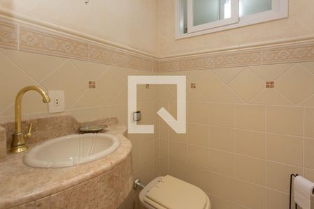 Casa à venda com 340m², 2 quartos e 6 vagas Casa à venda com 340m², 2 quartos e 6 vagasLavabo