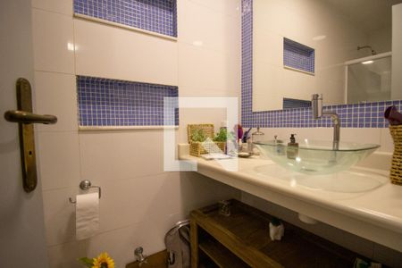 Apartamento à venda com 189m², 3 quartos e 3 vagasBanheiro da Suíte 1