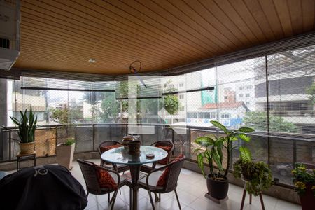 Apartamento à venda com 189m², 3 quartos e 3 vagasVaranda das Suíte 2 e 3