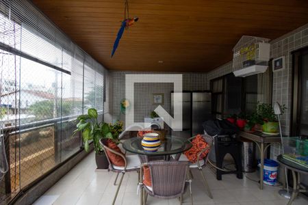 Apartamento à venda com 189m², 3 quartos e 3 vagasVaranda das Suíte 2 e 3