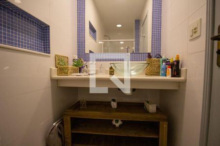 Apartamento à venda com 189m², 3 quartos e 3 vagasBanheiro da Suíte 1