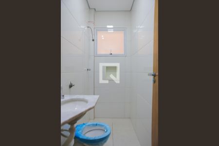 Banheiro de kitnet/studio para alugar com 1 quarto, 37m² em Boqueirão, Santos