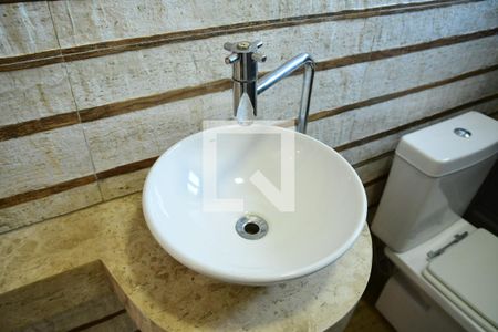 Lavabo de casa para alugar com 3 quartos, 250m² em Granja Viana, Cotia