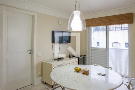 Apartamento à venda com 438m², 4 quartos e 5 vagas Apartamento à venda com 438m², 4 quartos e 5 vagasSala de Almoço