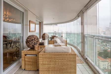 Apartamento à venda com 438m², 4 quartos e 5 vagas Apartamento à venda com 438m², 4 quartos e 5 vagasSacada