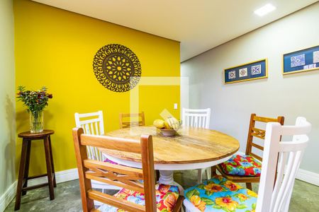 Casa à venda com 180m², 3 quartos e 3 vagas Casa à venda com 180m², 3 quartos e 3 vagasSala de Jantar