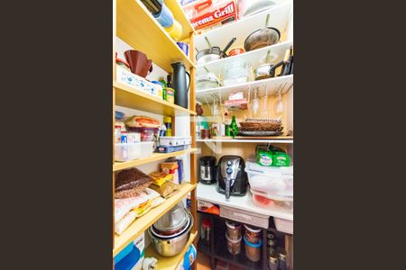 Casa à venda com 180m², 3 quartos e 3 vagas Casa à venda com 180m², 3 quartos e 3 vagasDispensa