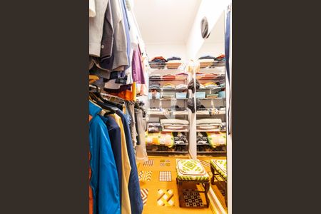 Casa à venda com 180m², 3 quartos e 3 vagas Casa à venda com 180m², 3 quartos e 3 vagasCloset da Suíte