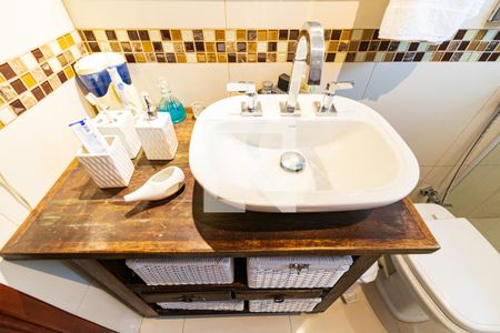 Casa à venda com 180m², 3 quartos e 3 vagas Casa à venda com 180m², 3 quartos e 3 vagasBanheiro da Suíte