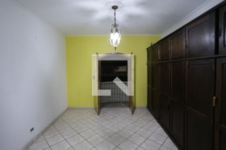 Casa à venda com 250m², 2 quartos e 3 vagasSuíte