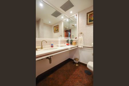 Apartamento à venda com 498m², 4 quartos e 4 vagas Apartamento à venda com 498m², 4 quartos e 4 vagasLavabo