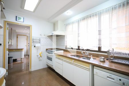 Apartamento à venda com 498m², 4 quartos e 4 vagas Apartamento à venda com 498m², 4 quartos e 4 vagasCozinha