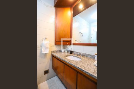 Apartamento à venda com 498m², 4 quartos e 4 vagas Apartamento à venda com 498m², 4 quartos e 4 vagasSuíte 2 Banheiro