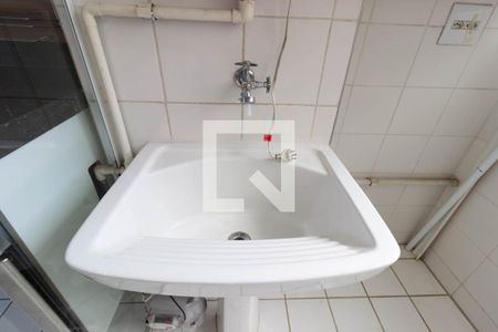 Apartamento à venda com 76m², 3 quartos e 1 vagaÁrea de serviço